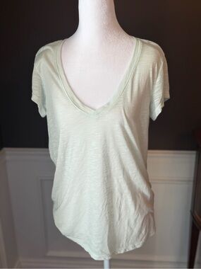 Michael Stars Allison V-Neck Brooklyn Tee is Mist Size S NWT MSRP $68